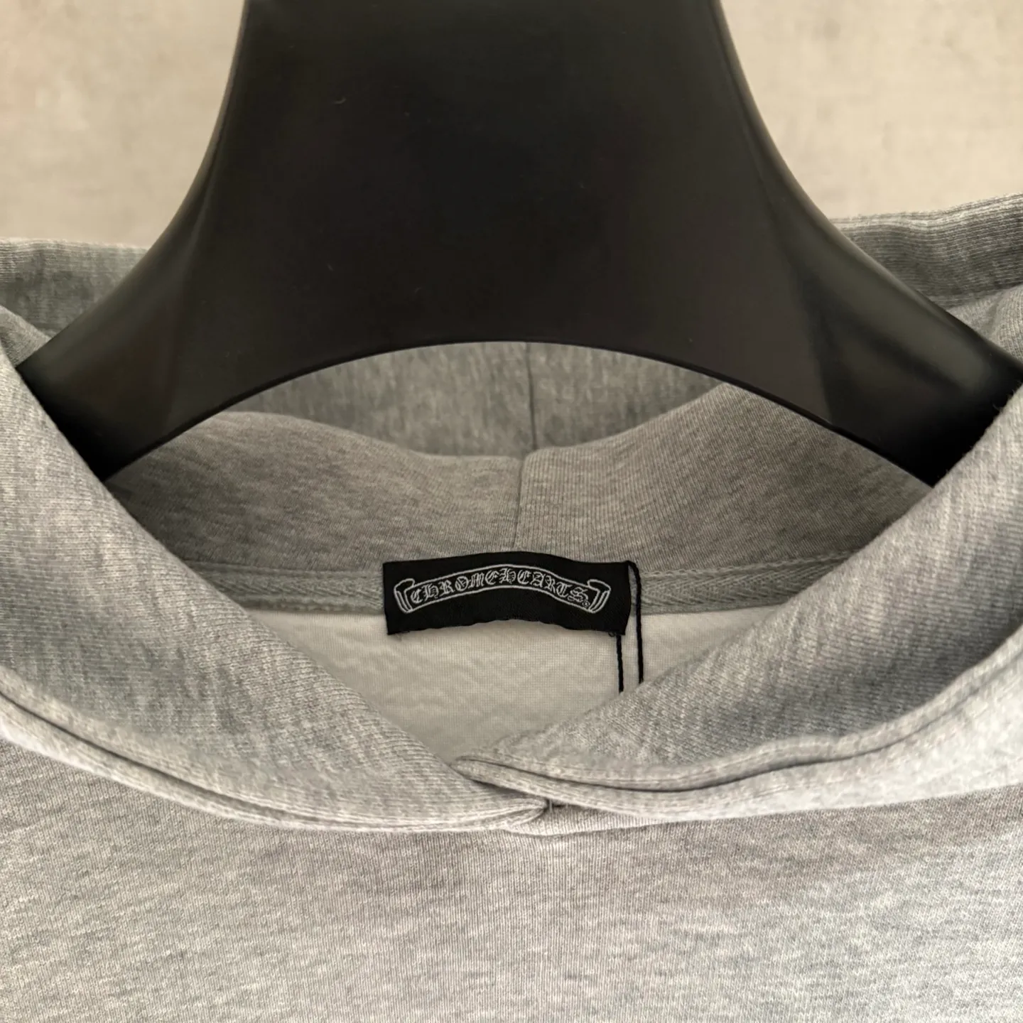 🅿️380 [Strict quality control] CH Croixin's new long-sleeved hooded sweatshirt. The fabric is made of heavy 480g double yarn fabric. The whole garment is washed. The front and rear panels are laser burned. The ready-to-wear wash is loose. The fabric is stiff and stylish. It does not deform or shrink. Color: black, white, floral gray. Size: M-2xl